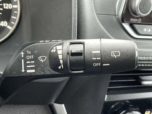 Certified 2023 Nissan Rogue SV image 24