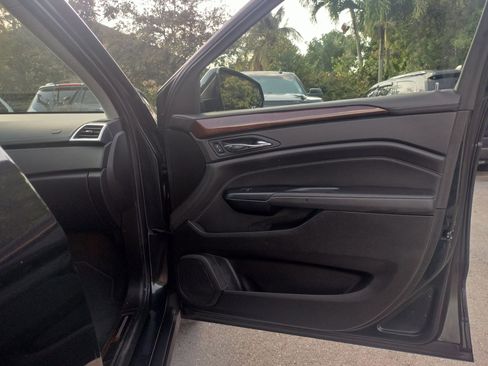 Used 2014 Cadillac SRX Luxury w/ Driver Awareness Package image 19