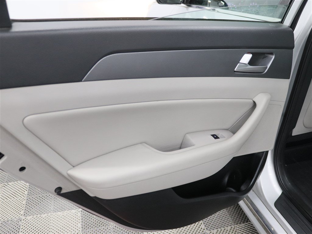 Used 2016 Hyundai Sonata SE FWD image 17