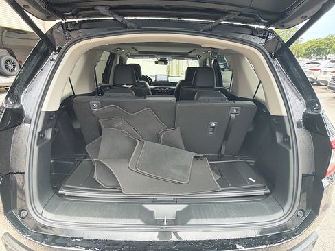 Used 2025 Honda Pilot Elite image 27