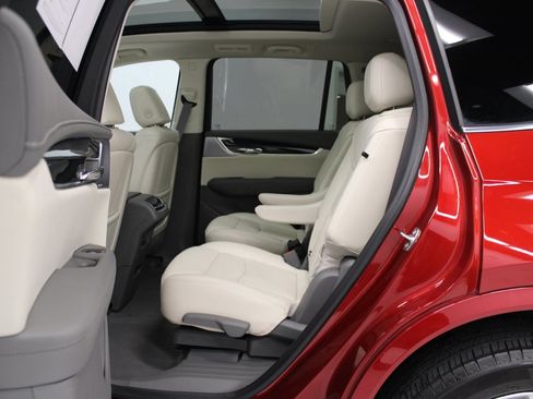 Certified 2024 Cadillac XT6 Premium Luxury w/ LPO, Floor Liner Package image 40