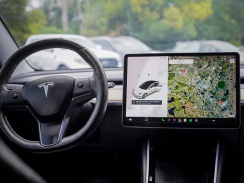 Used 2019 Tesla Model 3 Standard Range Plus RWD image 10
