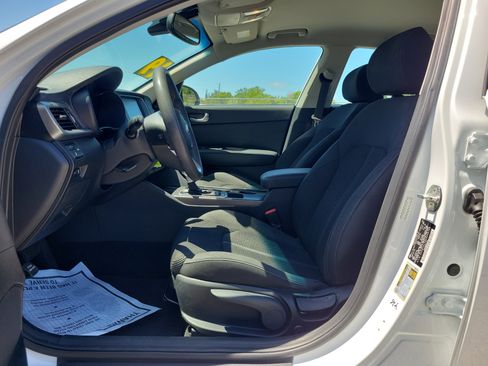 Used 2019 Kia Optima LX FWD image 11