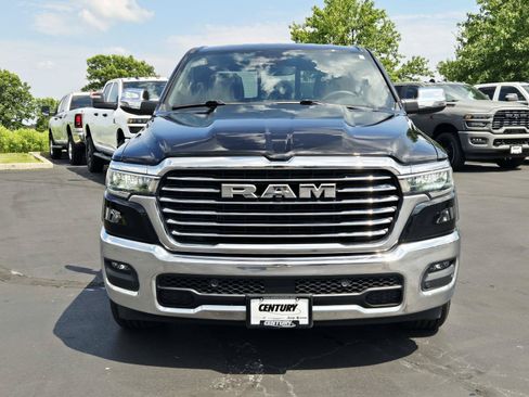 Used 2025 RAM 1500 Laramie AWD/4WD image 9