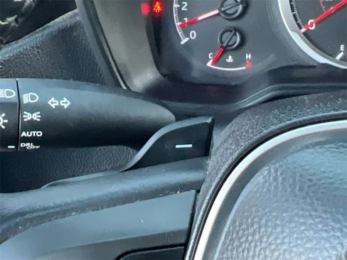 Used 2020 Toyota Corolla SE image 30