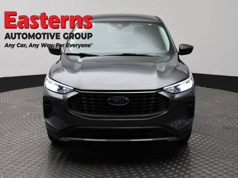 Used 2024 Ford Escape Active AWD/4WD image 2
