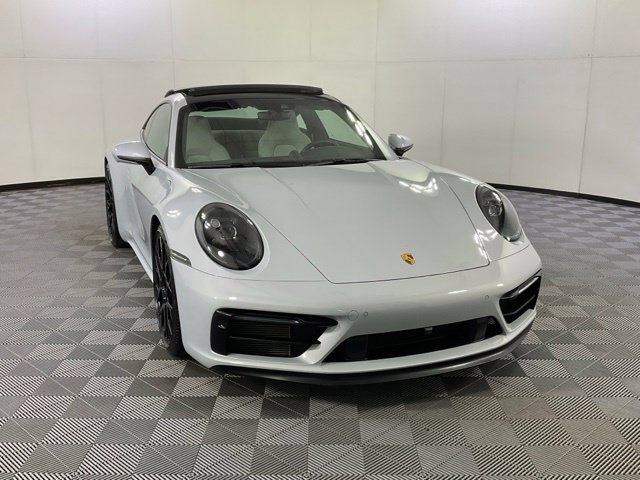 Used 2024 Porsche 911 Carrera GTS RWD image 3