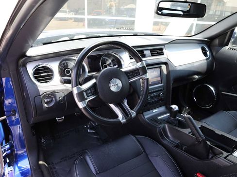 Used 2013 Ford Mustang GT Premium w/ Electronics Pkg RWD image 2