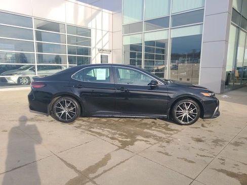 Used 2023 Toyota Camry SE w/ Cold Weather Package image 8