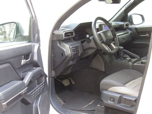 Certified 2024 Toyota Tacoma TRD Off-Road AWD/4WD image 12