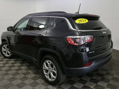 Used 2024 Jeep Compass Latitude AWD/4WD image 8