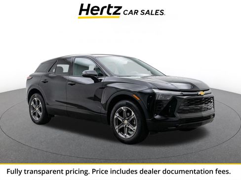 Used 2025 Chevrolet Blazer LT FWD image 1