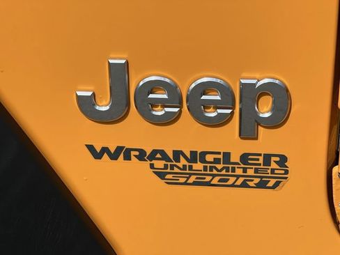 Used 2018 Jeep Wrangler Unlimited Sport S AWD/4WD image 19