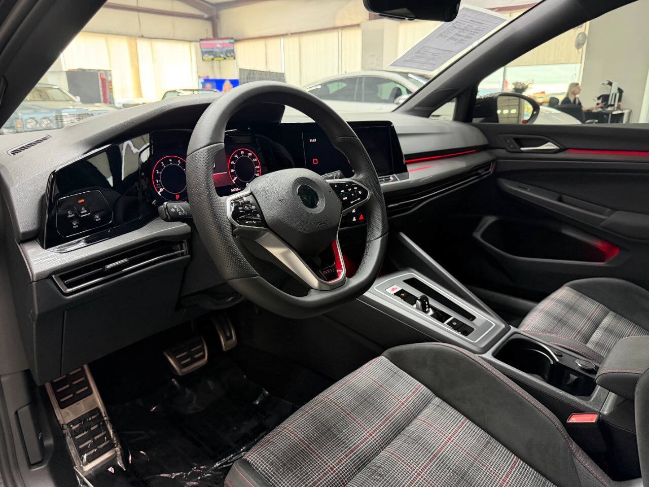 Used 2022 Volkswagen GTI SE FWD image 18