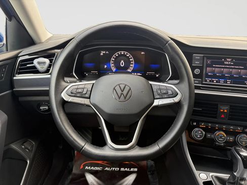Used 2023 Volkswagen Jetta SE FWD image 29