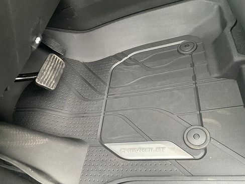 New 2025 Chevrolet Suburban High Country image 15