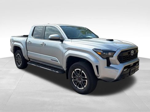 Used 2024 Toyota Tacoma TRD Sport AWD/4WD image 1