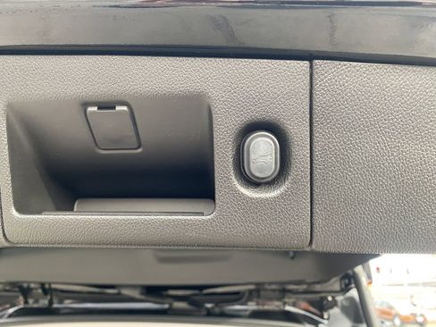 Used 2016 Cadillac Escalade 2WD image 6