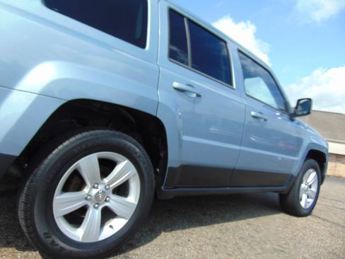 Used 2014 Jeep Patriot Sport w/ Power Value Group AWD/4WD image 15