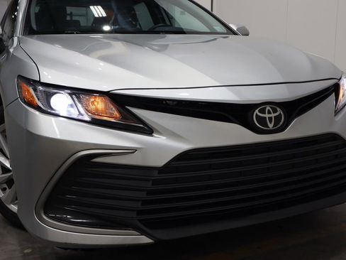 Used 2022 Toyota Camry LE image 41