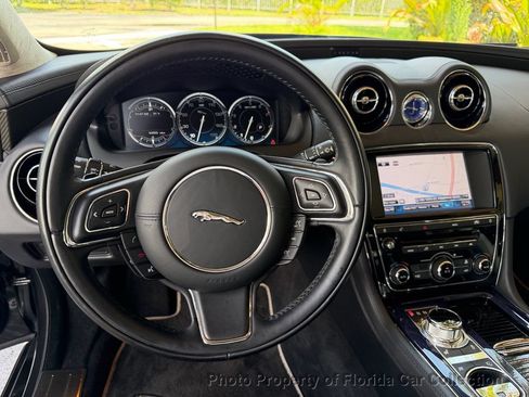 Used 2011 Jaguar XJ L RWD image 7