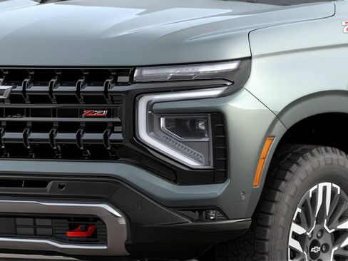 New 2026 Chevrolet Suburban Z71 w/ Comfort Package AWD/4WD image 5