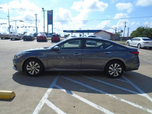 Used 2021 Nissan Altima 2.5 S FWD image 4