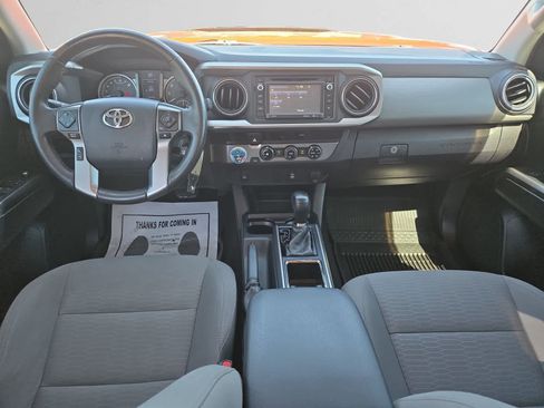 Used 2017 Toyota Tacoma SR5 w/ Tow Package image 10