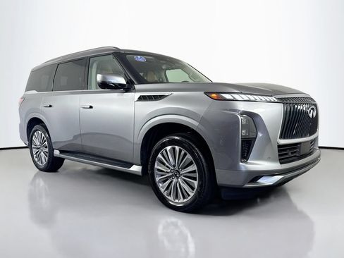 Used 2025 INFINITI QX80 Sensory AWD/4WD image 3