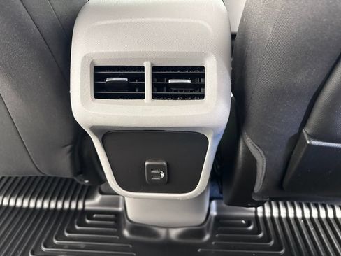 Used 2022 GMC Terrain SLE AWD/4WD image 32
