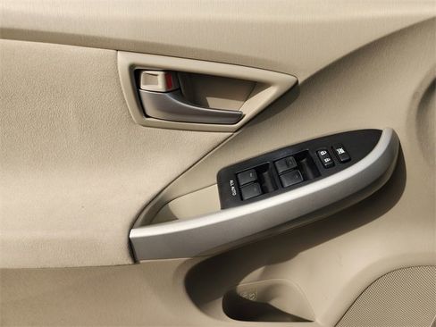 Used 2013 Toyota Prius Two image 29