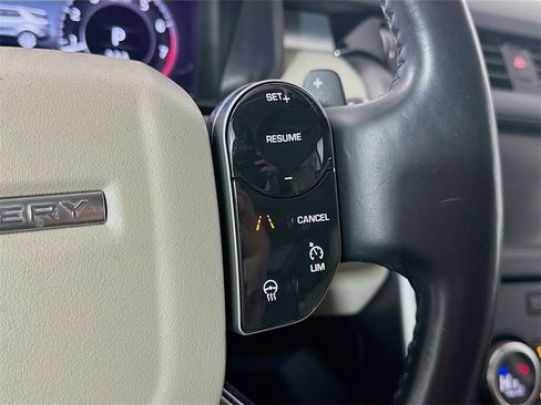 Used 2020 Land Rover Discovery Landmark image 26