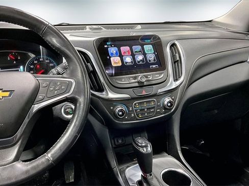 Used 2018 Chevrolet Equinox Premier image 11