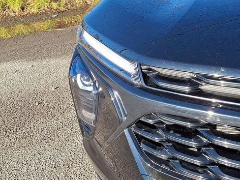 Used 2024 Chevrolet Trax RS w/ Sunroof Package image 18