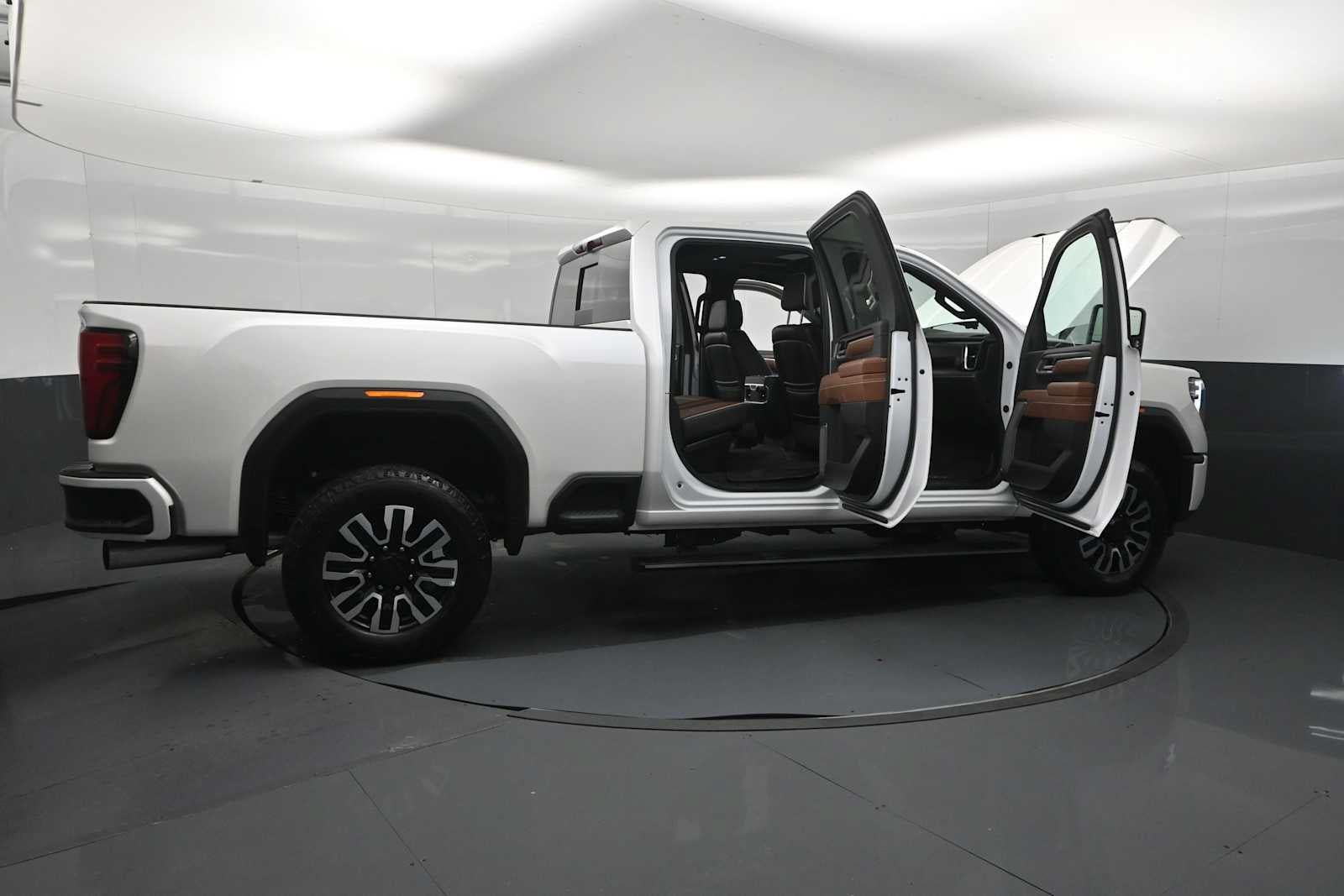 Used 2025 GMC Sierra 2500 Denali Ultimate w/ Max Trailering Package AWD/4WD image 28