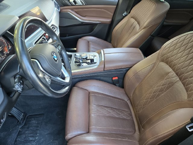 Used 2019 BMW X5 xDrive50i w/ Executive Package AWD/4WD image 9