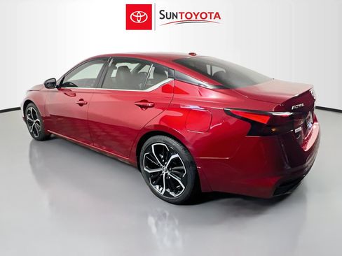 Used 2024 Nissan Altima 2.5 SR FWD image 6