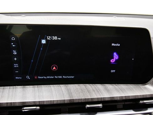 Used 2025 Kia Telluride SX w/ SX Captain's Chair Package image 28