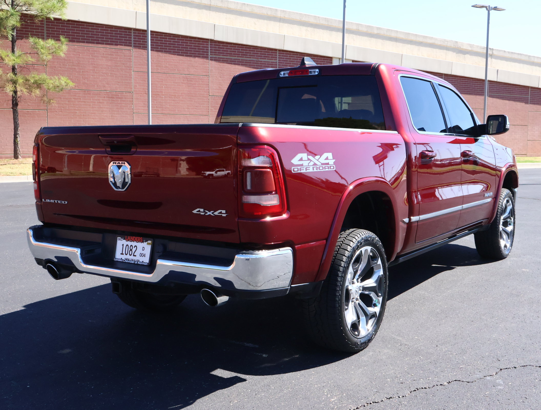 Used 2023 RAM 1500 Limited w/ Off Road Group AWD/4WD image 40