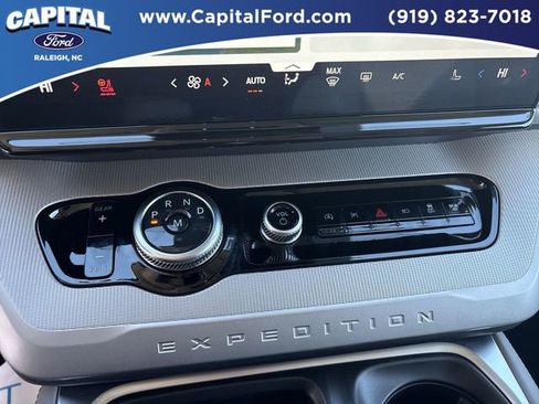 New 2026 Ford Expedition Active image 23