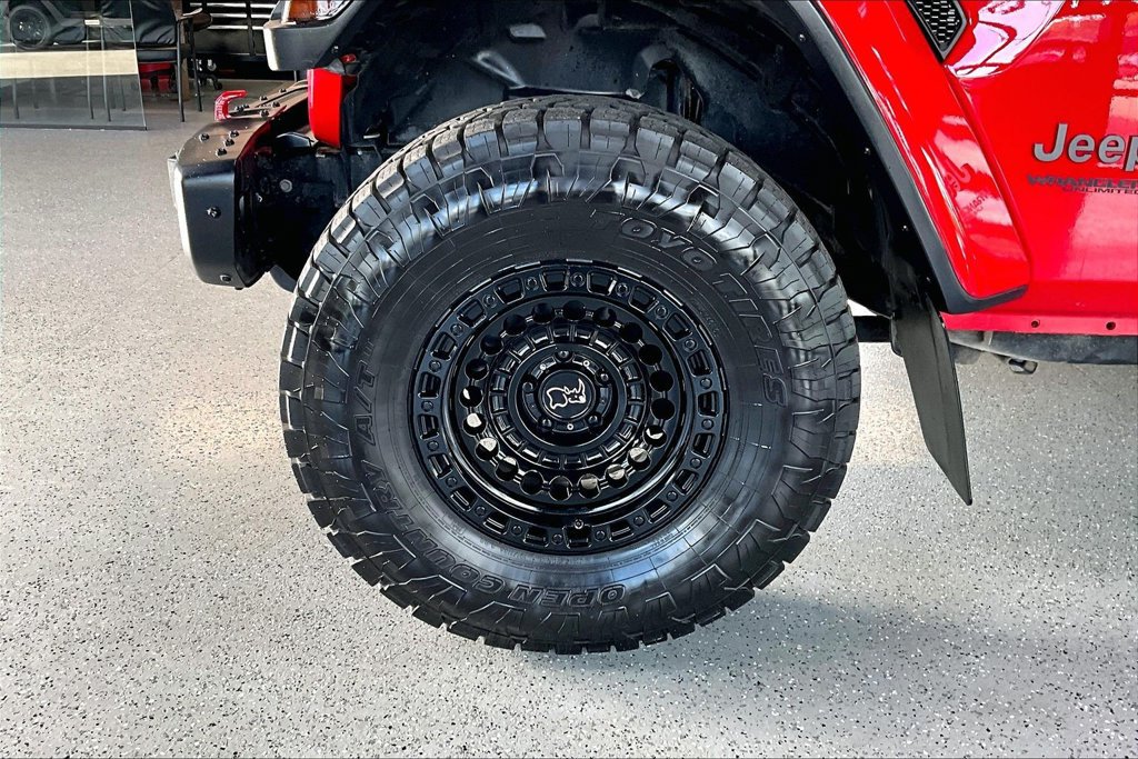 Used 2019 Jeep Wrangler Unlimited Rubicon w/ Dual Top Group AWD/4WD image 33