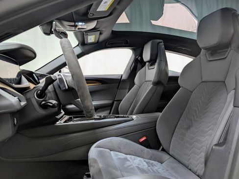 Used 2022 Audi e-tron GT Premium Plus image 16