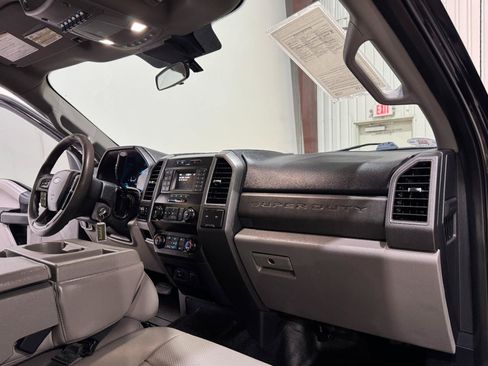 Used 2020 Ford F250 XL w/ STX Appearance Package AWD/4WD image 11