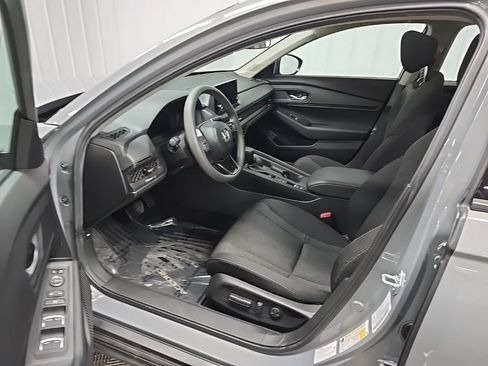 Certified 2025 Honda Accord SE image 29