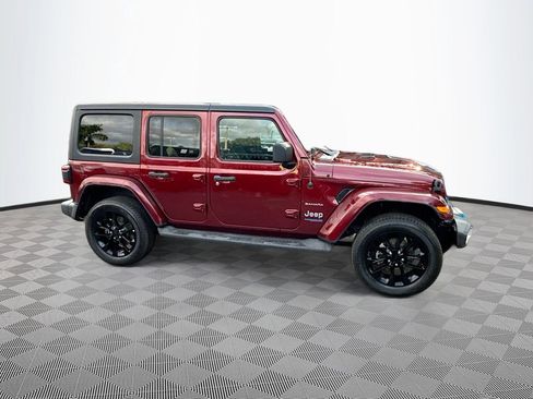 Used 2022 Jeep Wrangler Unlimited Sahara AWD/4WD image 5