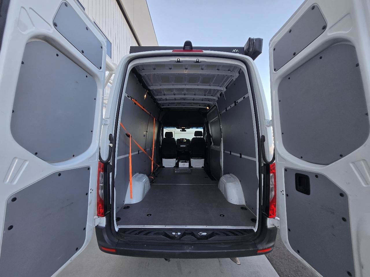 Used 2022 Mercedes-Benz Sprinter 2500 image 37