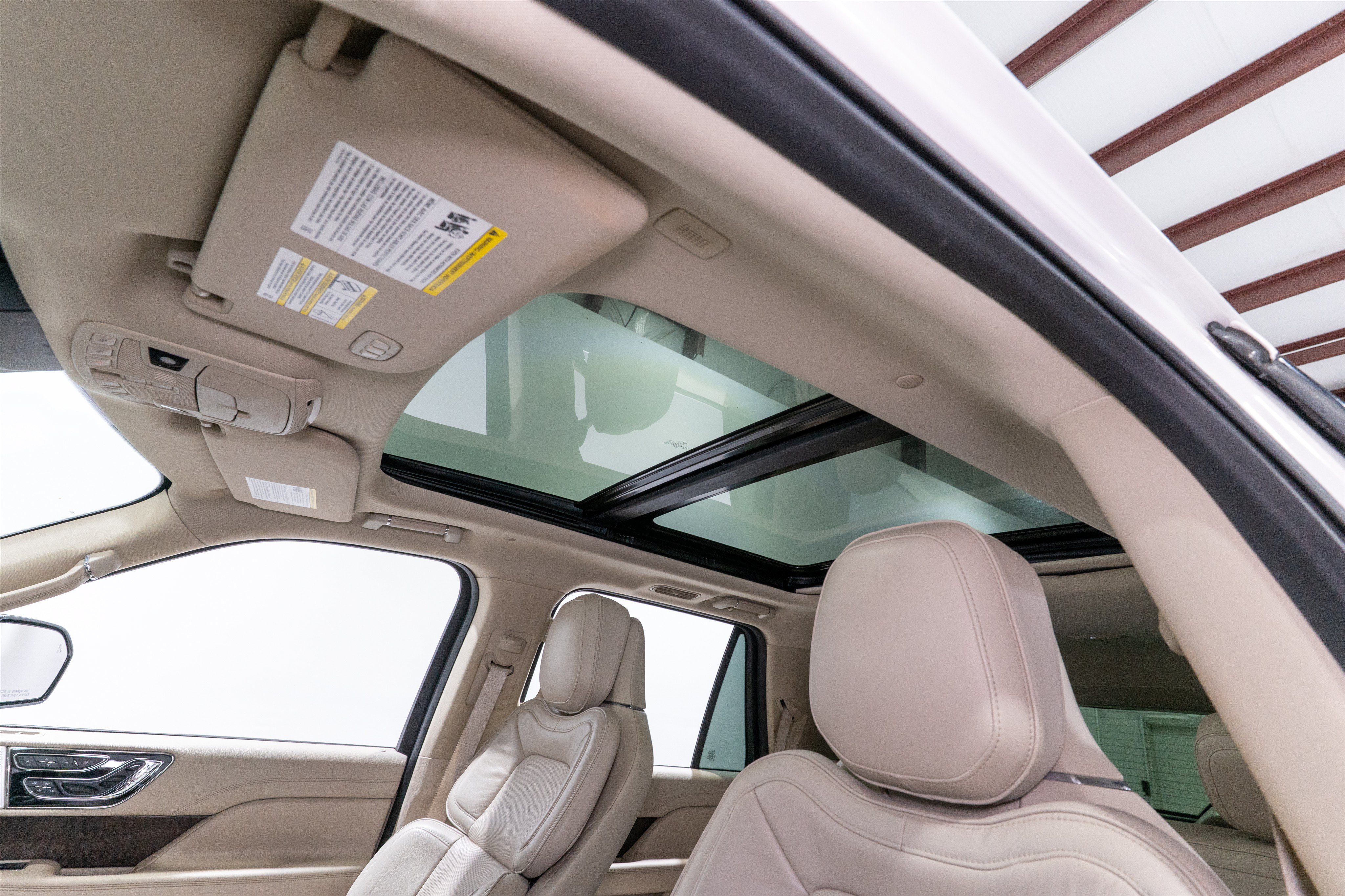 Used 2019 Lincoln Navigator Reserve AWD/4WD image 18