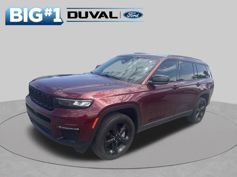 Used 2024 Jeep Grand Cherokee L Limited w/ Black Appearance Package AWD/4WD image 3