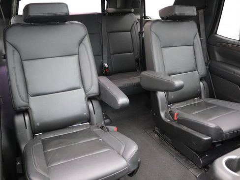 Used 2021 Chevrolet Tahoe LT w/ LT Signature Package image 6