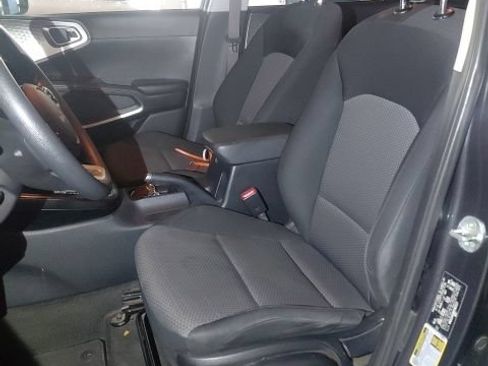Used 2022 Kia Soul LX w/ Paint Protection Package FWD image 5